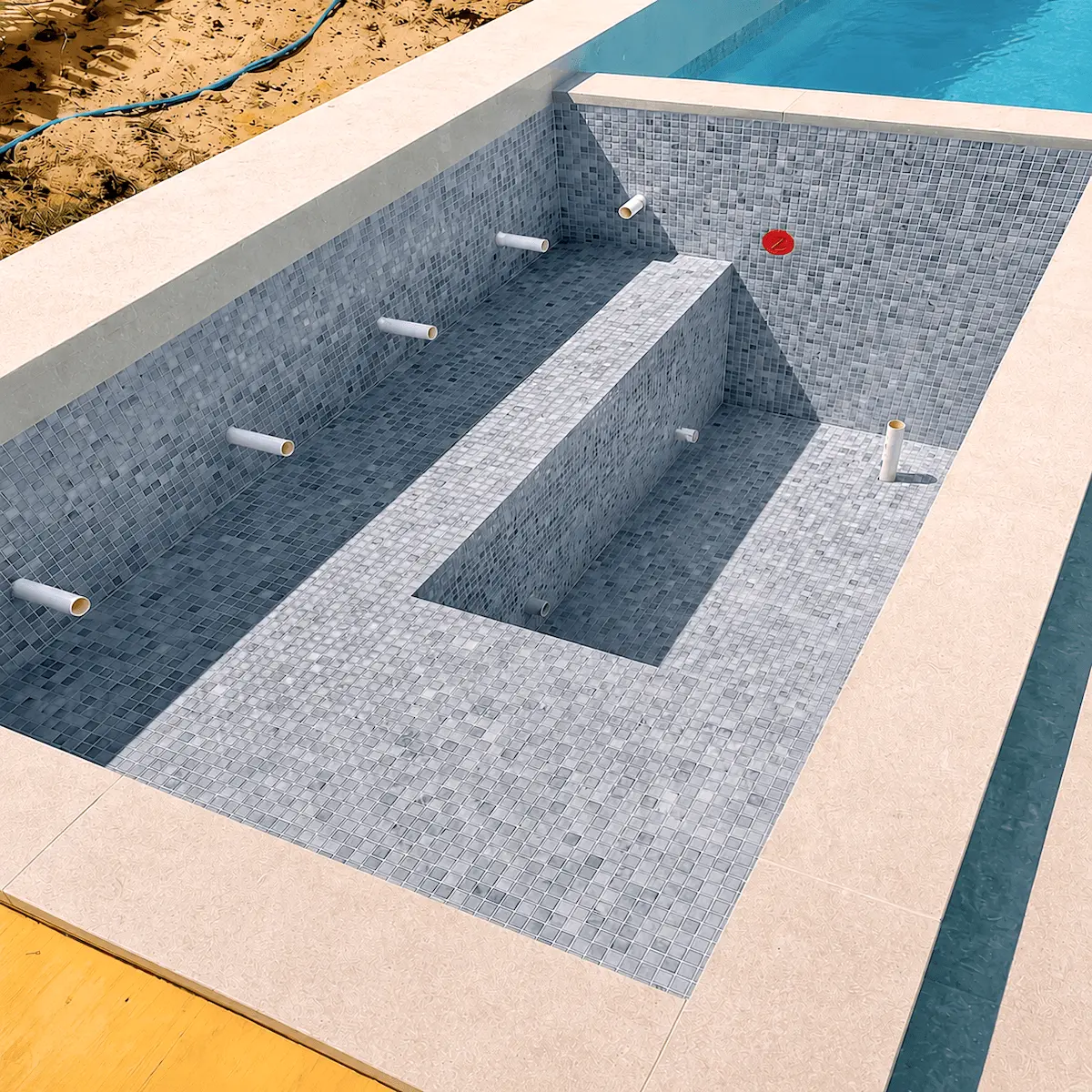 Long pool with calm horizontal waterline